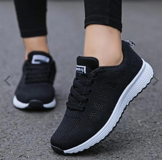 Women's Sports Sneakers